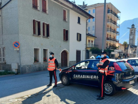Aggredisce l'anziana madre perché non gli dà soldi: arrestato 56enne di Piedimulera