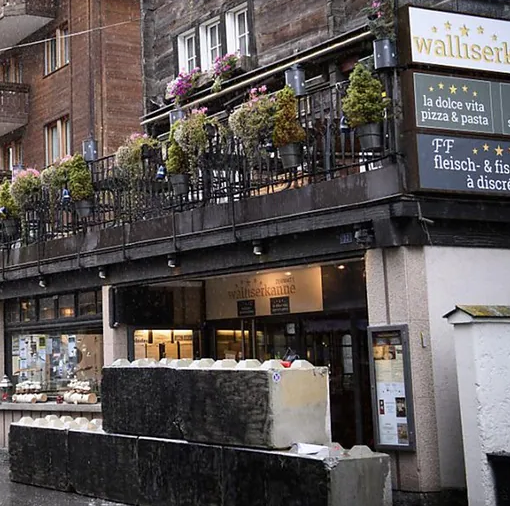 Zermatt, prosegue la vicenda del ristorante che si rifiuta di controllare i certificati covid