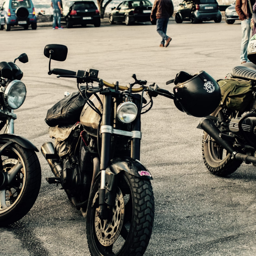Assicurazione moto con assistenza stradale: come funziona
