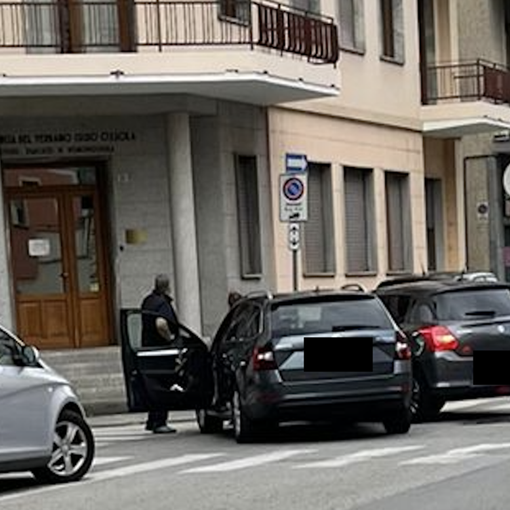 Incidente tra due auto in centro a Domo