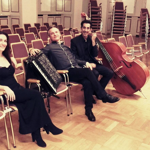 A Mergozzo il concerto del ContrabbandTrio