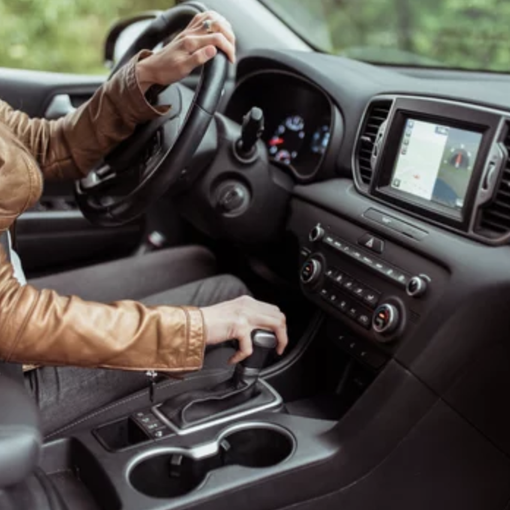Assicurazione auto con scatola nera: come funziona e quali sono i vantaggi