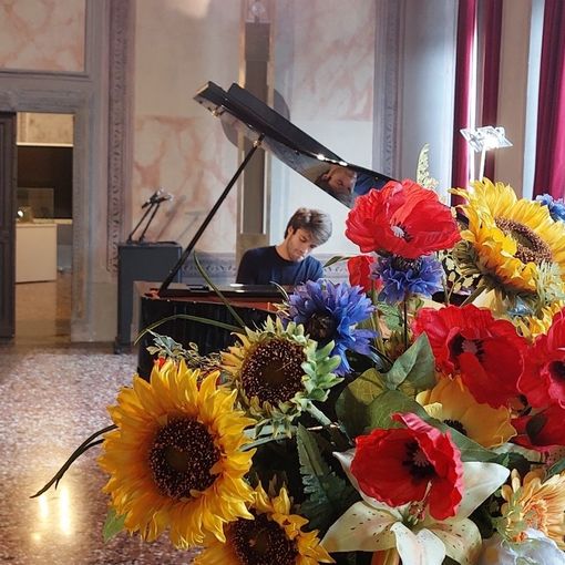 Successo per il pianista domese Amir Salhi sul Lago di Garda