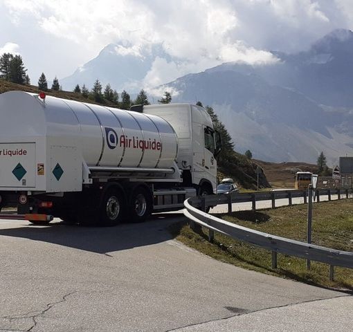 La strada che sale al Sempione (foto tratta dal sito Iniziativa delle Alpi)