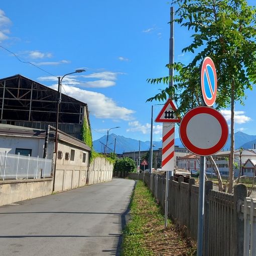 Stop alla circolazione in via Ceretti: impossbile proseguire verso la Vinavil