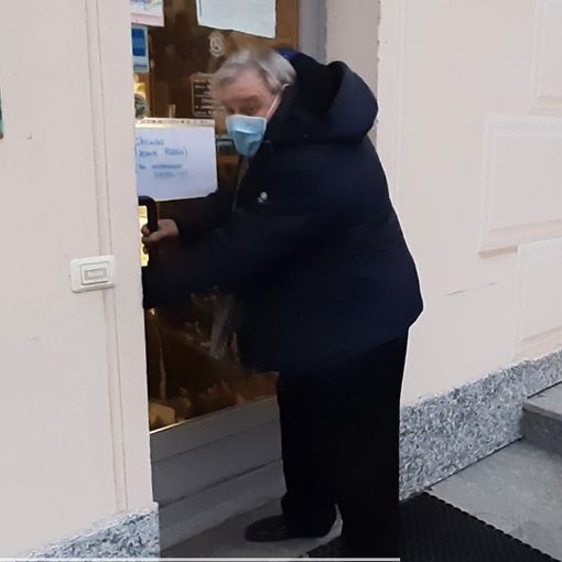 Iniziato il lockdown a Re, si chiudono i negozi VIDEO