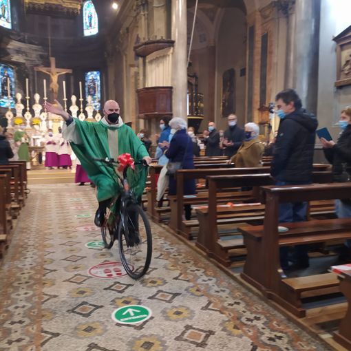 La comunità parrocchiale domese ha salutato don Riccardo Zaninetti FOTO