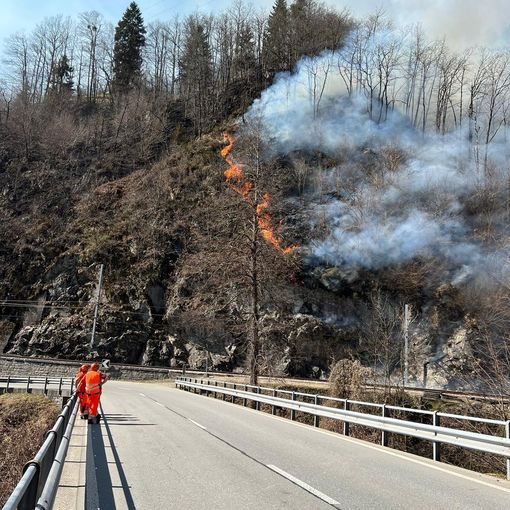 Incendio nella Centovalli, traffico ferroviario ancora interrotto