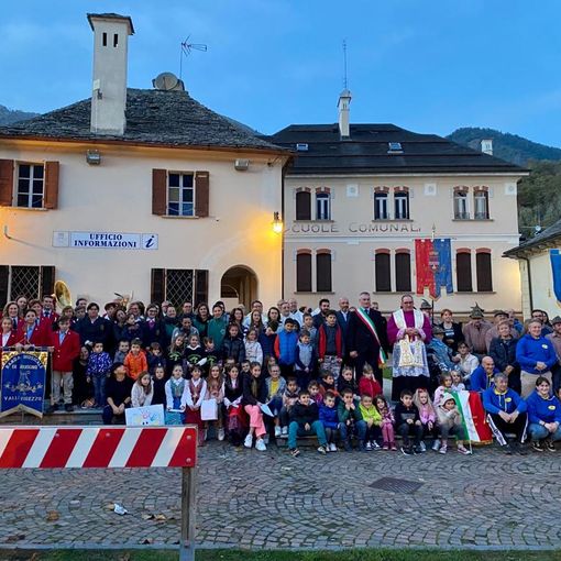 Festa a sorpresa per i vent'anni a Druogno di don Paolo Montagnini