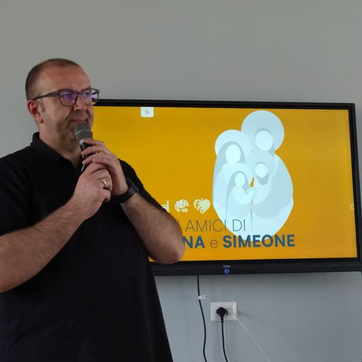 Gli anziani tornano a festeggiare con gli &quot;Amici di Anna e Simeone&quot; FOTO e VIDEO