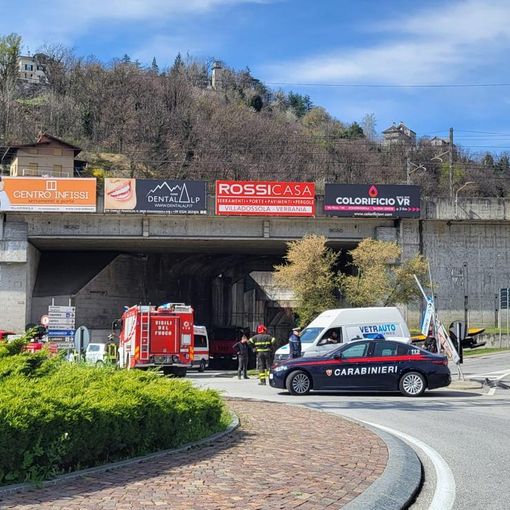 Incidente alla rotonda di Regione Nosere FOTO