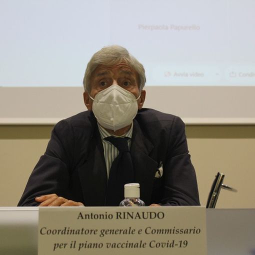 Vaccini, l'Unità di crisi prepara una nota esplicativa per medici, infermieri e Asl