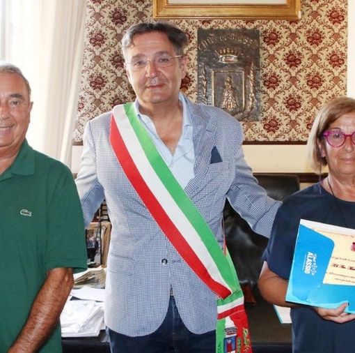 Dal 1954 ad Alassio per le vacanze, premiato il legale domese Marco Garzulino