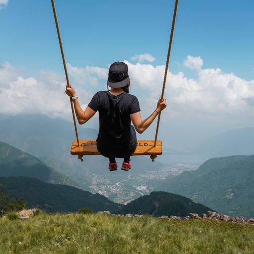 Installate due nuove altalene Swing the World nelle Centovalli