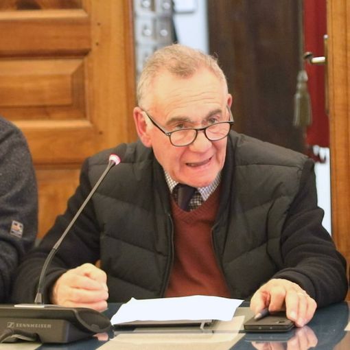 Rifiuti, da sindaci e provincia bocche cucite su Prato Michelaccio