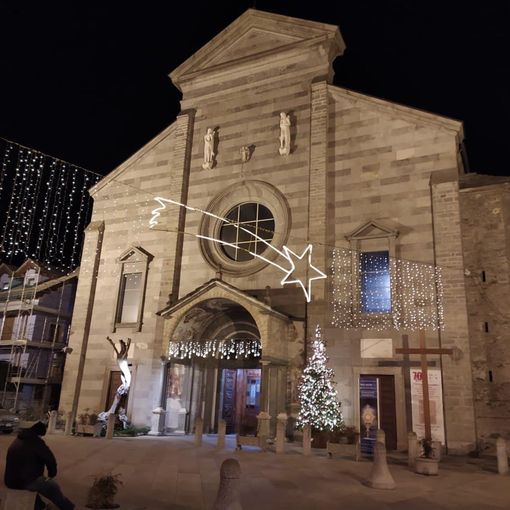 Avvento, un “addobbo” inconsueto nella chiesa Collegiata di Domodossola