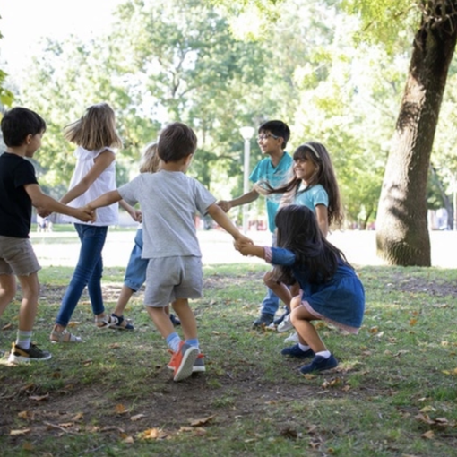 Giochiamo all’aperto. Meno videogames e piu’ socialita’, aria e movimento
