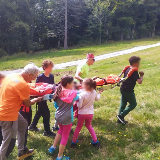 Piccoli soccorritori crescono a Domobianca 365 al Mountain Camp dello Studio Abc  FOTO