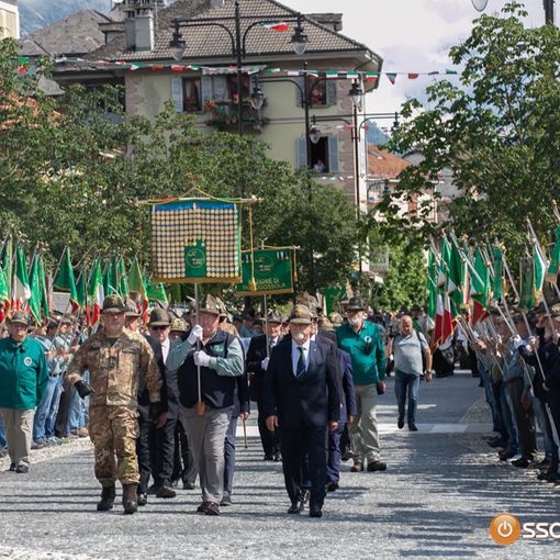 Domo ha reso onore alle sue penne nere FOTO E VIDEO