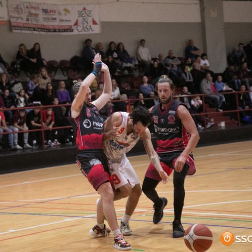 Basket, in D vince Omegna e scavalca Domo