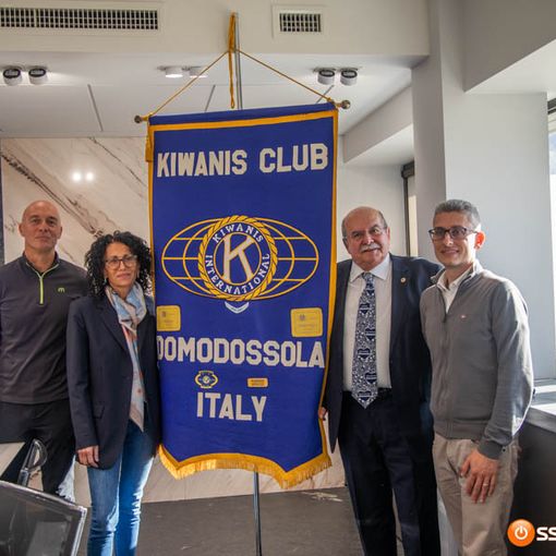 &quot;Cuore di pietra&quot;: Kiwanis Club e Tosco Marmi insieme per un progetto tra arte e solidarietà FOTO E VIDEO