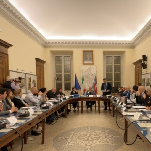 Domo, Marco Bossi rimosso dalla presidenza del consiglio. Le minoranze: “Decisione politica, non supportata da fatti”
