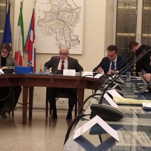 In consiglio comunale un minuto di silenzio per le donne vittime di violenza