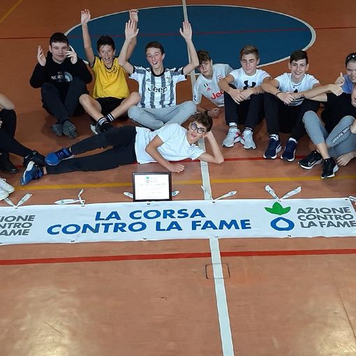 Sport e solidarietà, il Rosmini International Campus partecipa alla “Corsa contro la fame”