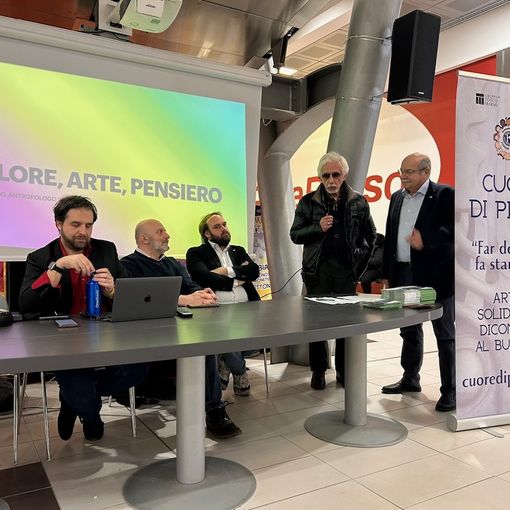 Grande partecipazione per la tavola rotonda &quot;Colore, arte, pensiero&quot; FOTO
