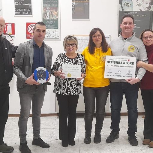 Un defibrillatore donato alla scuola Bagnolini di Villadossola