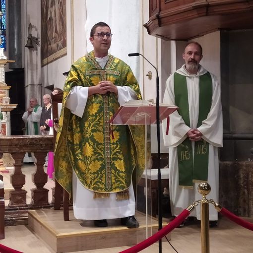 I fedeli hanno accolto don Alessandro Maffioli VIDEO