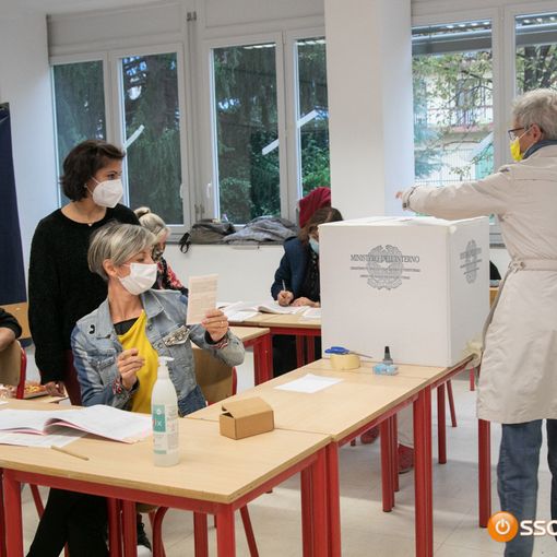 A Domo affluenza alle 12 sotto il 14%