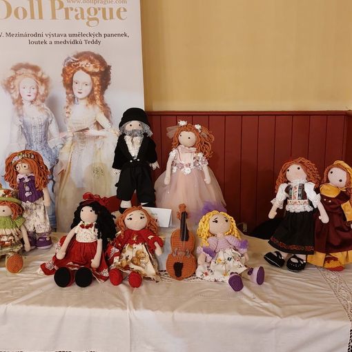 Successo per la domese Elisa Nunziatini all'esposizione mondiale delle bambole a Praga