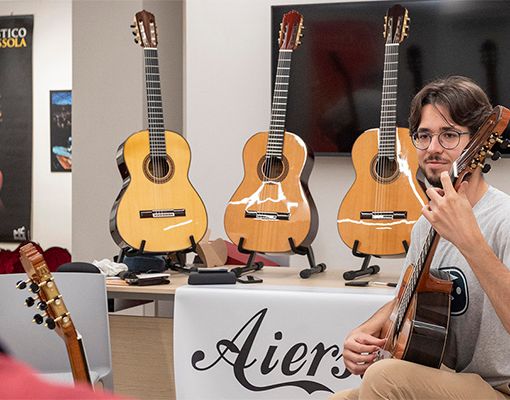 Ossola Guitar Festival, l'esposizione delle chitarre Aiersi e Yulong Guo