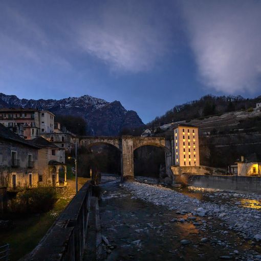 S'illumina l'ex casa del dazio