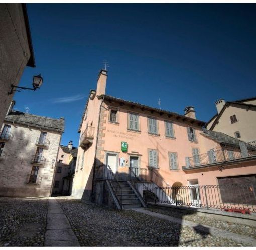 Un viaggio nella tradizione della calce: dimostrazione e cortometraggio al Museo di Malesco