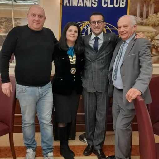 Il presidente Bassi (a sinistra nella foto) con alcuni esponenti del Kiwanis