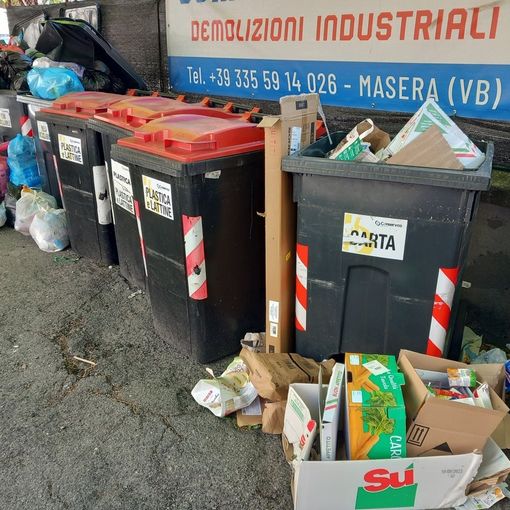 Ancora lamentele per l'immondizia tra via Sempione e via Valdrè