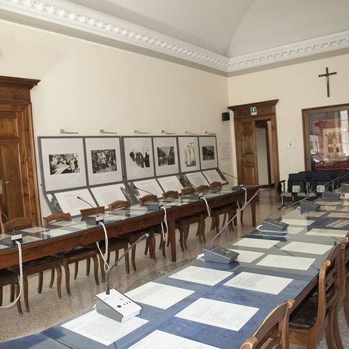 Questa sera il consiglio comunale domese torna a riunirsi nella Sala Storica