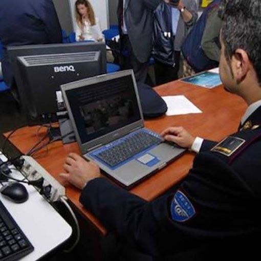 Allarme della Polizia Postale: attenti alla truffa dei falsi siti per visure auto