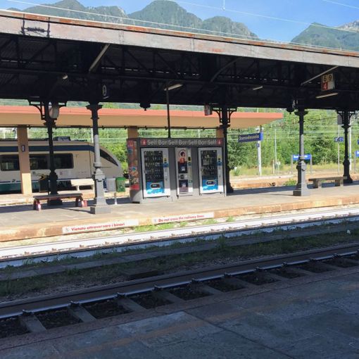 Ascensore rotto da tre anni e barriere architettoniche alla stazione domese, i sindacati incontrano il viceprefetto