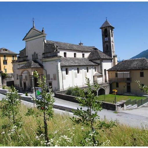 A Vagna l'accensione di due alberi di Natale