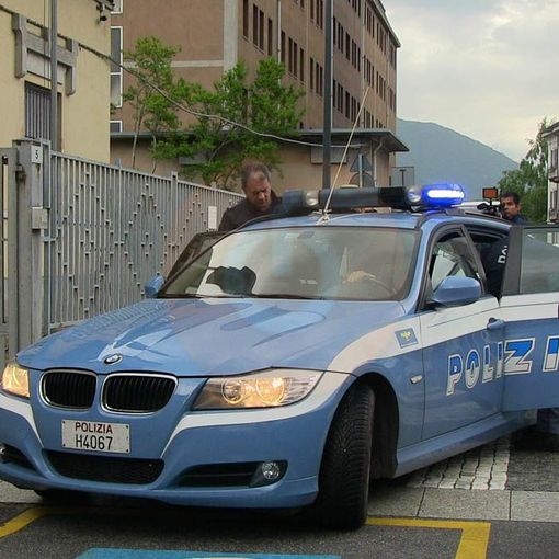 Rubano un bancomat e un cellulare nel novarese, denunciati a Domo due marocchini