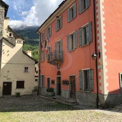 Dolcetti o carbone dalla Befana per i bambini di Varzo