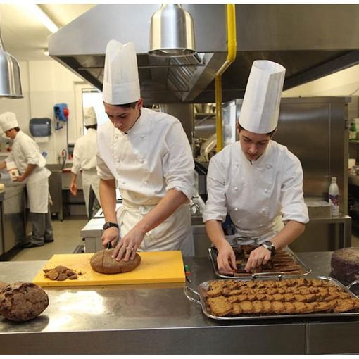 A ristoranti e pasticcerie contributi fino a 30mila euro per assumere apprendisti diplomati all'alberghiero