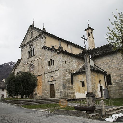 &quot;Natale sotto il campanile&quot;: una mostra di presepi e alberi artigianali a Montecrestese