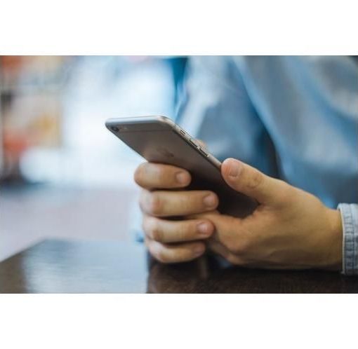 Stop all’uso dello smartphone a scuola: la nuova direttiva del ministro Valditara