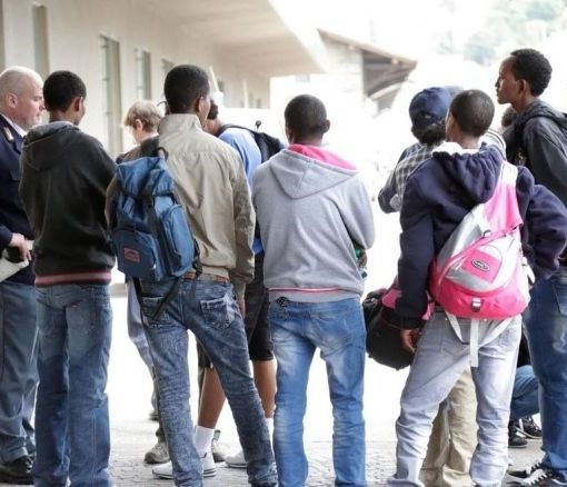 Nuovi migranti in arrivo nel Vco? Presidenti dei Ciss e vicari della diocesi convocati in Prefettura