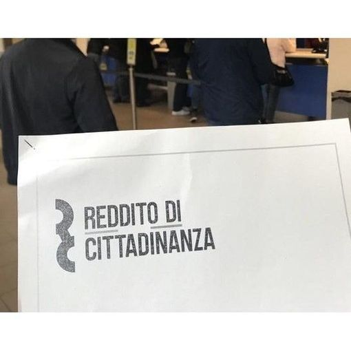 Reddito di cittadinanza, in calo richieste e percettori