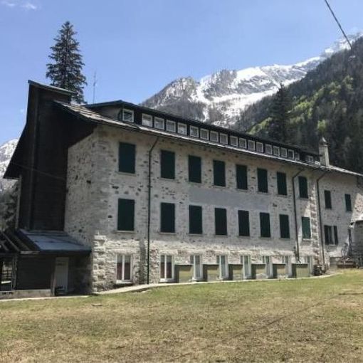 I profughi afghani, in quarantena sul lago d’Orta, saranno poi mandati a Macugnaga?